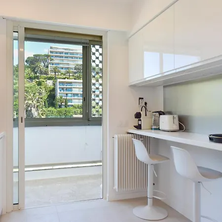 Apartment 2-br Sea View Private Parking Walk To Beaches Cannes